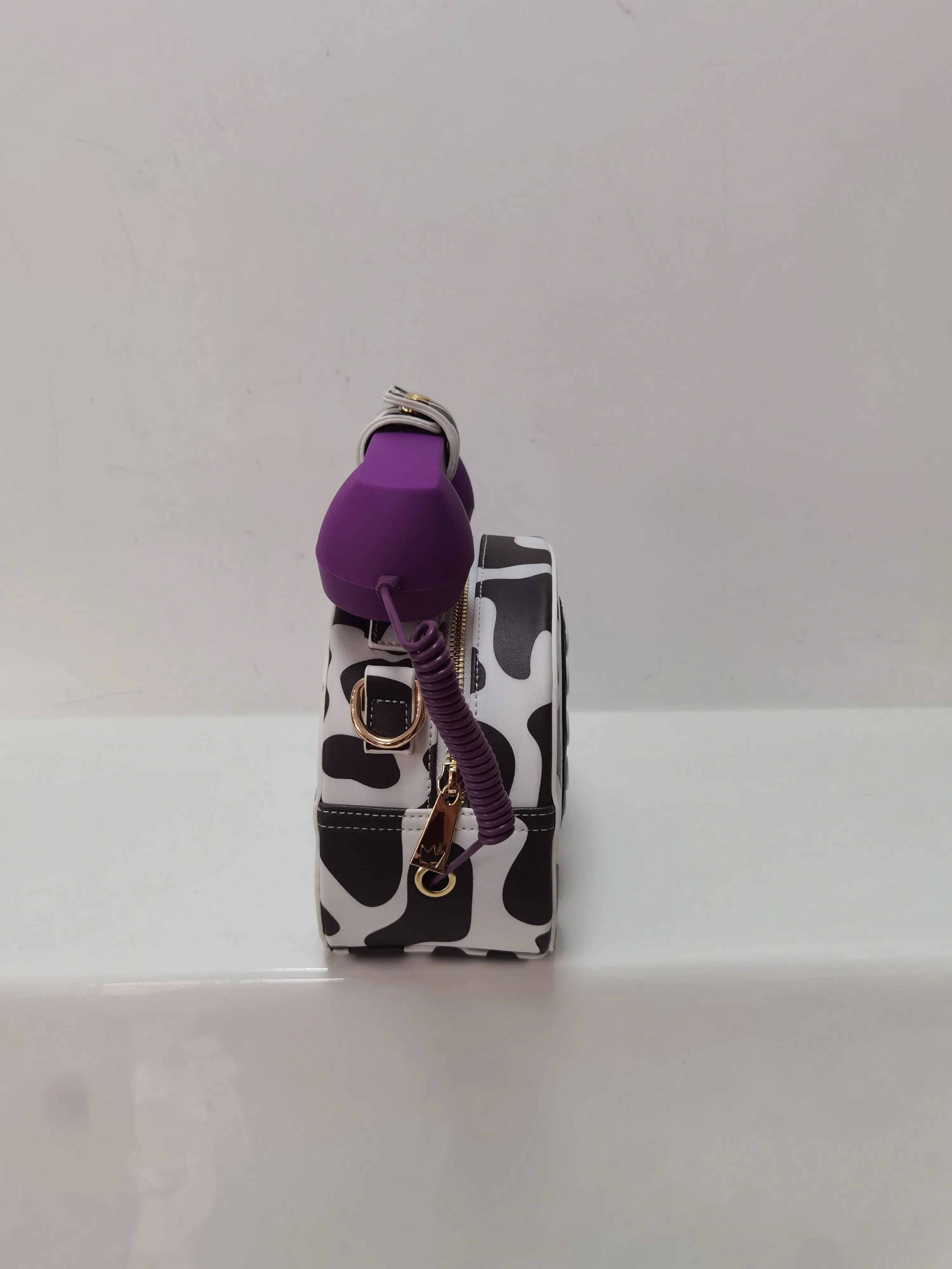 YAS QUEEN TELEPHONE BAG 2